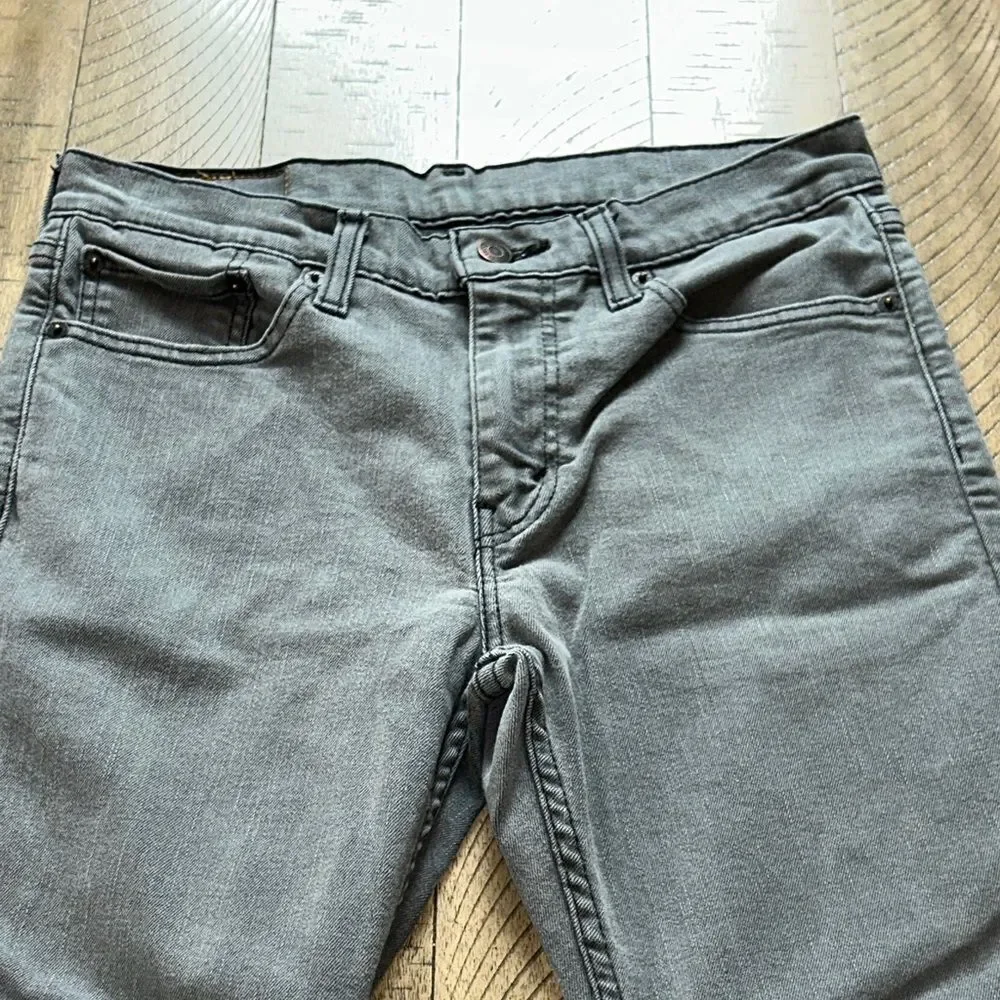Levi's Men's Charcoal Gray Slim Jeans 👖 5 pockets for your gear ⚙️ stretch!